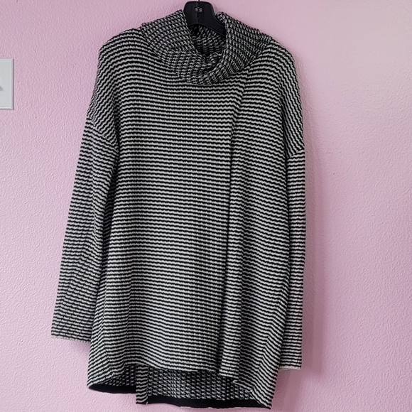 Cabi Fergie Chunky Split Hem Cowl Neck Wrap Sweater In Black White/Size M. - Picture 3 of 10